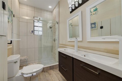 House in Tampa, Florida 3 bedrooms, 124.86 sq.m. № 1817481 - photo 20