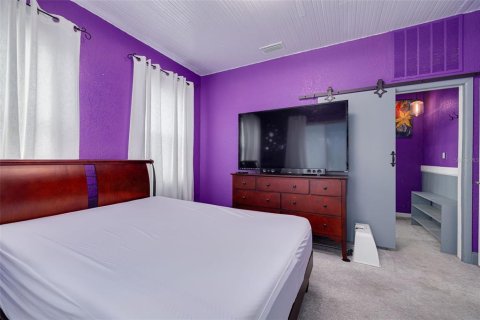 House in Tampa, Florida 3 bedrooms, 124.86 sq.m. № 1817481 - photo 19