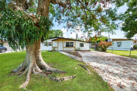 Casa en venta en Hollywood, Florida, 3 dormitorios № 1945994 - foto 3