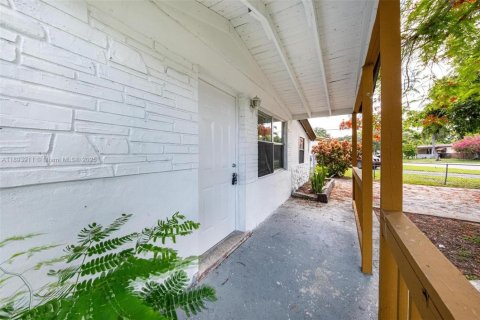 Casa en venta en Hollywood, Florida, 3 dormitorios № 1945994 - foto 6