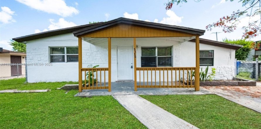 Casa en Hollywood, Florida 3 dormitorios № 1945994
