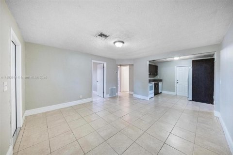 Casa en venta en Hollywood, Florida, 3 dormitorios № 1945994 - foto 10