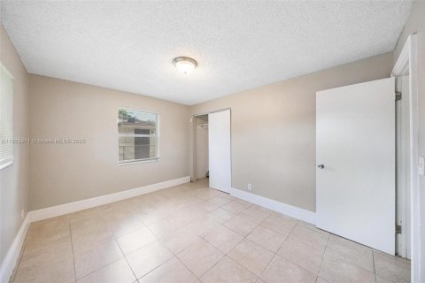 Casa en venta en Hollywood, Florida, 3 dormitorios № 1945994 - foto 15