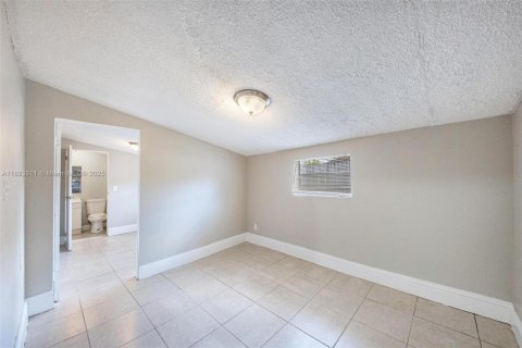 Casa en venta en Hollywood, Florida, 3 dormitorios № 1945994 - foto 22