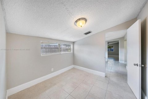 Casa en venta en Hollywood, Florida, 3 dormitorios № 1945994 - foto 23