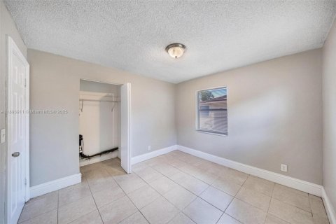 Casa en venta en Hollywood, Florida, 3 dormitorios № 1945994 - foto 17
