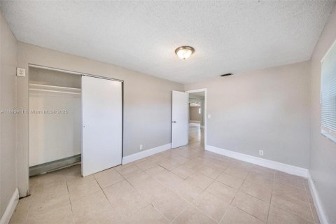 Casa en venta en Hollywood, Florida, 3 dormitorios № 1945994 - foto 16