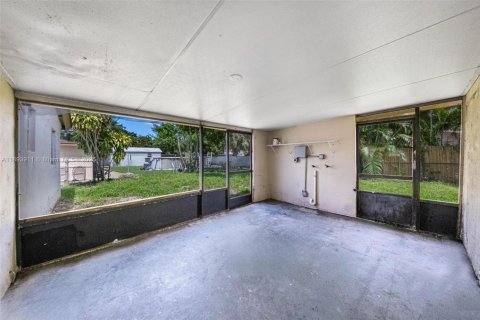 Casa en venta en Hollywood, Florida, 3 dormitorios № 1945994 - foto 25