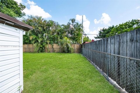 Casa en venta en Hollywood, Florida, 3 dormitorios № 1945994 - foto 29