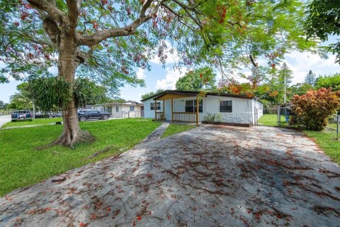 Casa en venta en Hollywood, Florida, 3 dormitorios № 1945994 - foto 5