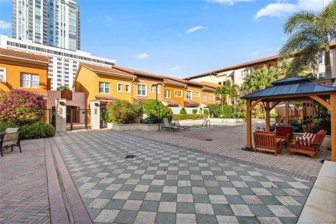 Condo in Saint Petersburg, Florida, 1 bedroom № 2105638 - photo 27
