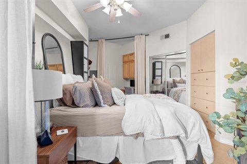 Condo in Saint Petersburg, Florida, 1 bedroom № 2105638 - photo 19