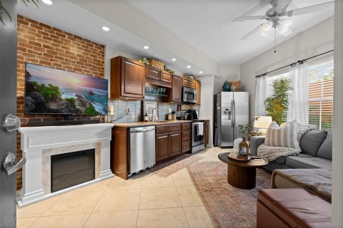 Condo in Saint Petersburg, Florida, 1 bedroom № 2105638 - photo 8