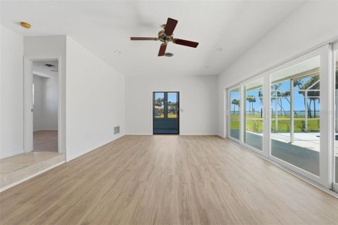 Villa ou maison à vendre à Englewood, Floride: 3 chambres, 220.36 m2 № 2155958 - photo 10