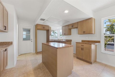 Villa ou maison à vendre à Englewood, Floride: 3 chambres, 220.36 m2 № 2155958 - photo 7