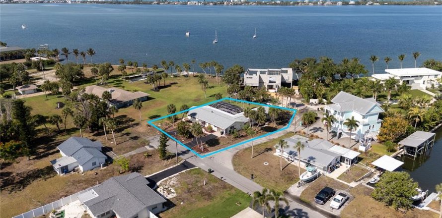Villa ou maison à Englewood, Floride 3 chambres, 220.36 m2 № 2155958