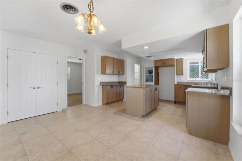 Villa ou maison à vendre à Englewood, Floride: 3 chambres, 220.36 m2 № 2155958 - photo 3