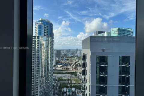 Condominio en venta en Miami, Florida, 3 dormitorios, 127.55 m2 № 2022370 - foto 20