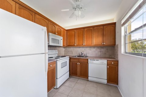 Кондоминиум с 4 комнатами в Бока-Ратон, Флорида № 2089500