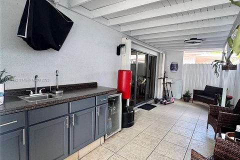 Купить виллу или дом в Суитуотер, Флорида 3 спальни, 101.26м2, № 1936267 - фото 4