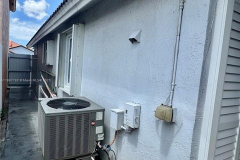 Купить виллу или дом в Суитуотер, Флорида 3 спальни, 101.26м2, № 1936267 - фото 17