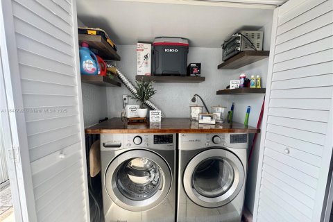 Купить виллу или дом в Суитуотер, Флорида 3 спальни, 101.26м2, № 1936267 - фото 16