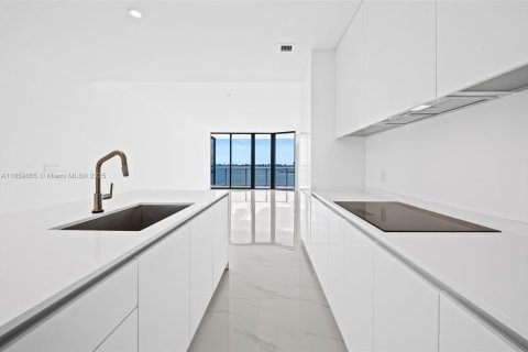 Copropriété à vendre à Miami, Floride: 3 chambres, 163.42 m2 № 1887632 - photo 6