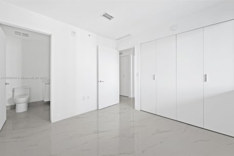 Copropriété à vendre à Miami, Floride: 3 chambres, 163.42 m2 № 1887632 - photo 16
