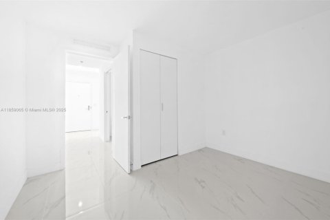 Copropriété à vendre à Miami, Floride: 3 chambres, 163.42 m2 № 1887632 - photo 18
