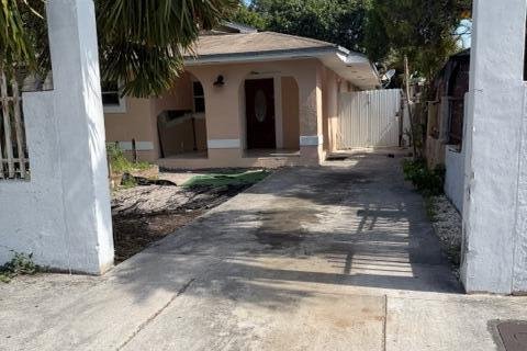 House in Miami, Florida 3 bedrooms, 201.04 sq.m. № 2083527 - photo 9