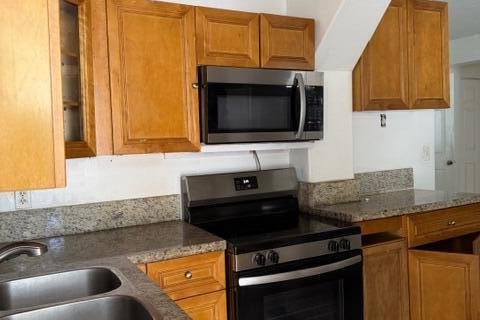 House in Miami, Florida 3 bedrooms, 201.04 sq.m. № 2083527 - photo 3