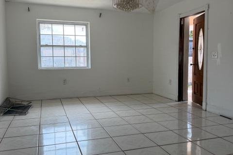 House in Miami, Florida 3 bedrooms, 201.04 sq.m. № 2083527 - photo 5