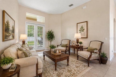 House in Winter Garden, Florida 4 bedrooms, 332.59 sq.m. № 2198607 - photo 11