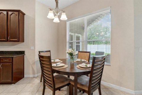 House in Winter Garden, Florida 4 bedrooms, 332.59 sq.m. № 2198607 - photo 22