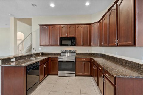 House in Winter Garden, Florida 4 bedrooms, 332.59 sq.m. № 2198607 - photo 18