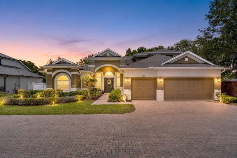 House in Winter Garden, Florida 4 bedrooms, 332.59 sq.m. № 2198607