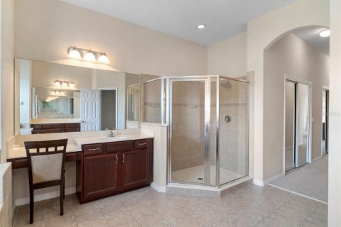 House in Winter Garden, Florida 4 bedrooms, 332.59 sq.m. № 2198607 - photo 17