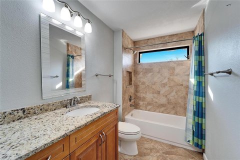 House in Plant City, Florida 4 bedrooms, 209.68 sq.m. № 1564049 - photo 20