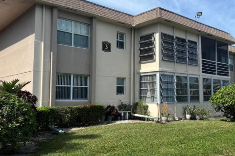 Condo in Palm Springs, Florida, 2 bedrooms № 2169687