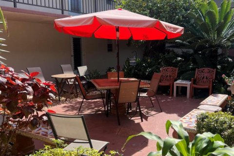 Condo in Palm Springs, Florida, 2 bedrooms  № 2169687 - photo 2