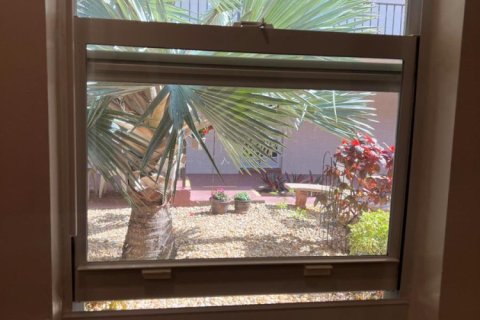 Condo in Palm Springs, Florida, 2 bedrooms  № 2169687 - photo 22