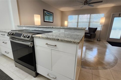 Condominio en venta en Deerfield Beach, Florida, 1 dormitorio, 65.03 m2 № 1932729 - foto 12