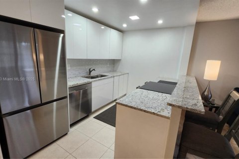 Condominio en venta en Deerfield Beach, Florida, 1 dormitorio, 65.03 m2 № 1932729 - foto 7