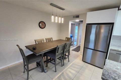 Condominio en venta en Deerfield Beach, Florida, 1 dormitorio, 65.03 m2 № 1932729 - foto 2