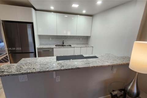 Condominio en venta en Deerfield Beach, Florida, 1 dormitorio, 65.03 m2 № 1932729 - foto 5