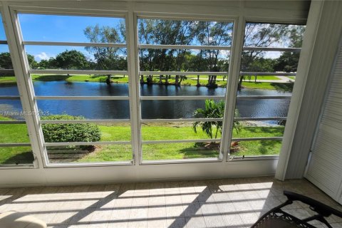 Condominio en venta en Deerfield Beach, Florida, 1 dormitorio, 65.03 m2 № 1932729 - foto 1
