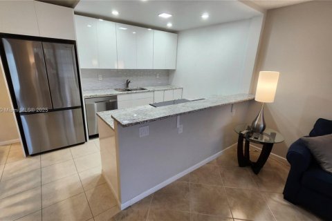 Condominio en venta en Deerfield Beach, Florida, 1 dormitorio, 65.03 m2 № 1932729 - foto 3