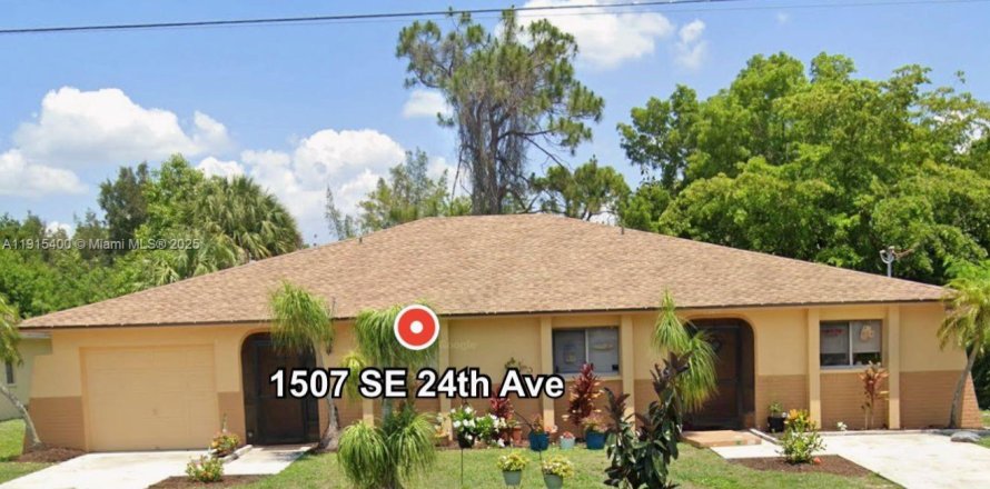 Immobilier commercial à Cape Coral, Floride № 1971582