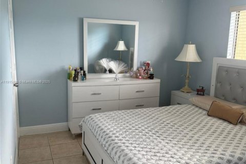 Immobilier commercial à vendre à Cape Coral, Floride № 1971582 - photo 18