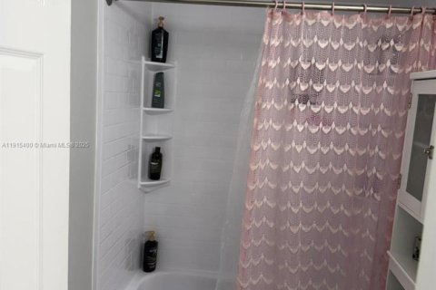 Immobilier commercial à vendre à Cape Coral, Floride № 1971582 - photo 20